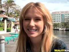 Blondýna, Prsatá, Roztomilá, Dávení penisem, Hd, Přírodní, Orgasmus, Pička