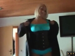 Amatør, Store bryster, Brunette, Sædskud, Hjemmelavet, Hustru, Mor jeg gerne vil kneppe, Stedmor