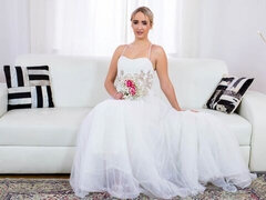 Gros cul, Grosse bite, Sucer une bite, Seins naturels, Cheveux courts, Jarretelles, Adolescente, Nénés