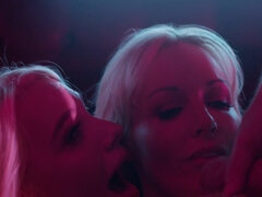 큰 가슴, 금발의, 오랄섹스, 사정 샷, 도기스타일, Hd, 쓰리섬, 젖가슴