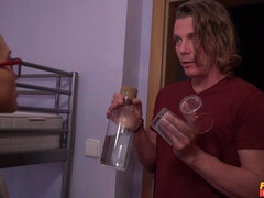 Negroa, Boquete, Bondagebeldade, Garganta funda, Facesitting, Punheta, Xoxota, Sexo grupal a três