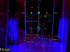 Anal, Cul, Cul à la bouche, Sucer une bite, Brunette brune, Faciale, Chevaucher, Serré