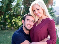 Duży tyłek, Duży kutas, Duże cycki, Blondynka, Obciąganie, Styl na pieska, Mamuśka