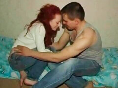 Μεγάλος πούτσος, Πίπα, Σε στάση σκύλου στα τέσσερα, Φυσικά βυζιά, Κοκκινομάλα, Κοκκαλιάρης, Έφηβος, Βυζιά