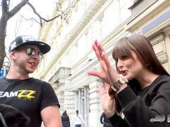 Fafanje, Rjavolaska, Masaža, Zunaj, V javnosti, Resničnost