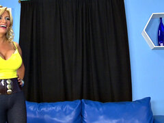 18, V zákulisia, Veľké kozy, Blondína, Auto, Masturbácia, Dospelé, Teenka