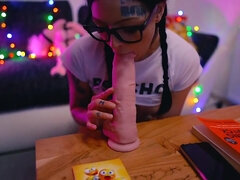 Brunette, Klassisk, Langt ned i halsen, Kvinde, Hd, Naturlig, Solo, Tatovering