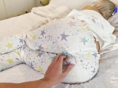 Step Mom Wakes Up to Son's Rigid Rod: Aiding MILF's Fast Orgasm