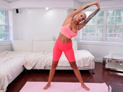 素人, デカ尻, デカパイ, フェラチオ, 異人種間, 淫乱熟女, タトゥー, ティーン