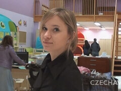 Amatør, Blond, Kukk suging, Bakfra, Runke, Tenåring, Pupper, Toalett