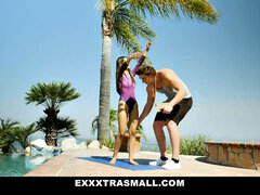 18, Amatööri, Ruskeahiuksinen, Syväkurkku, Takaapäin, Ulkona, Uima allas, Pillu