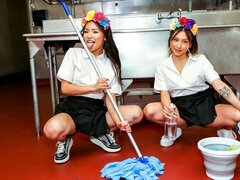 18, Veľký zadok, Veľké péro, Kuřba, Na psíka, 2 ženy 1 muž, Prirodzené prsia, Kozičky