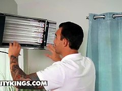 Kauniit, Iso perse, Isot tissit, Blondi, Puuma, Äiti jota haluaisin panna, Pillu, Todellisuus