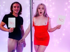 18, Veľký zadok, Veľké péro, Blondína, Kuřba, Prirodzené prsia, Teenka, Kozičky