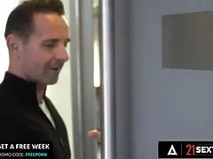 Anális szex, Seggről a szájra, Cumizás, Ondó fröcskölés, Arcra élvezés, Hd, Durva, Visítozás