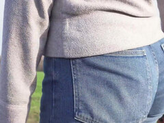 Amatoriale, Culo, Cougar, Europea, Jeans, Matura, Mamma che vorrei scoparmi, All'aperto